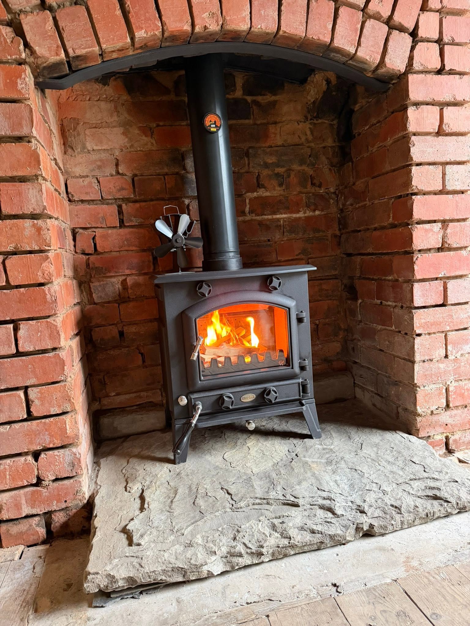Multi-fuel stove installation